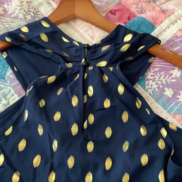 Stunning top - Picture 3 of 5